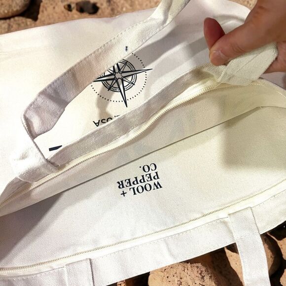 NWT Wool + Pepper Co. SUMMER ESSENTIALS zipper Tote Bag with Custom Location - Picture 6 of 9